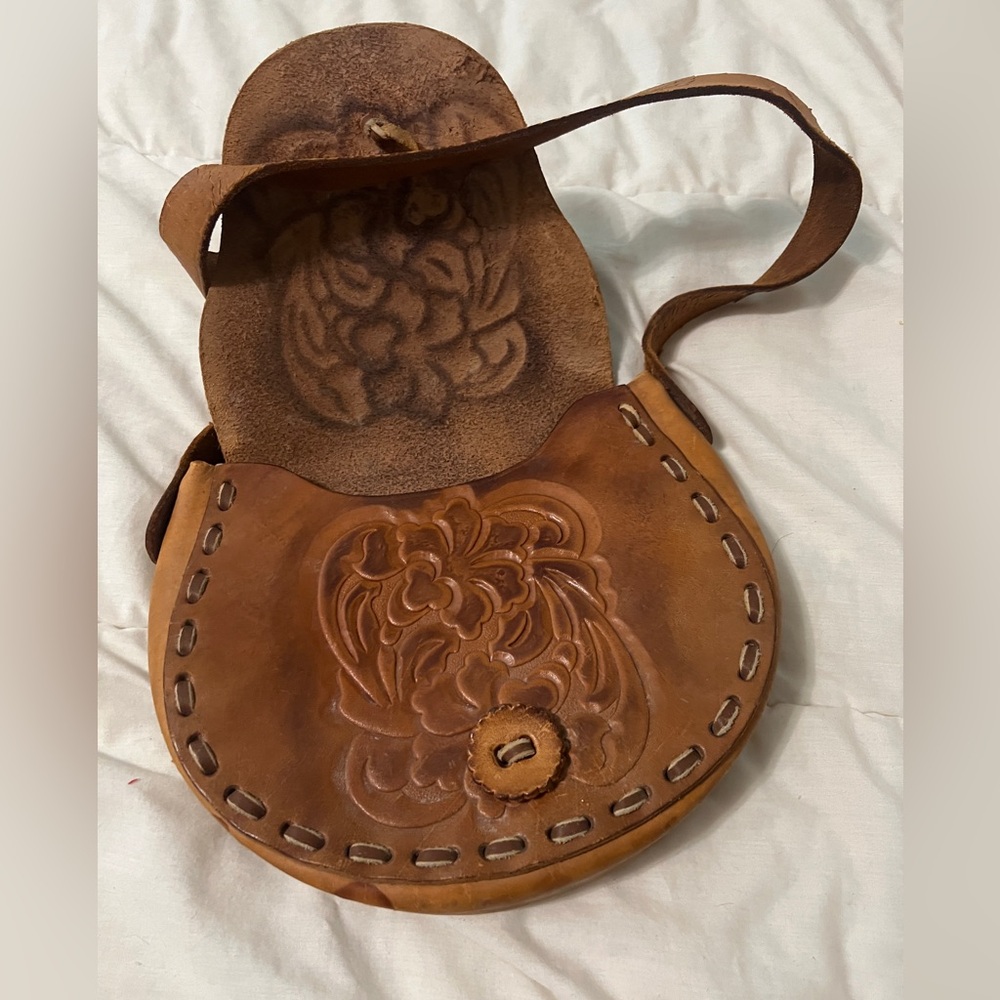 Vintage Hand-Tooled Leather Crossbody Saddle Bag Artisan Floral - Picture 7 of 11